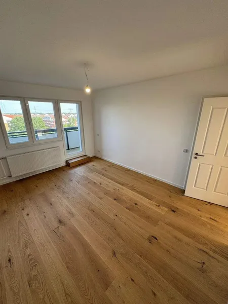 TOP! sanierte 4-Raum-Wohnung mit Balkon und Einbauküche! — photo 1
